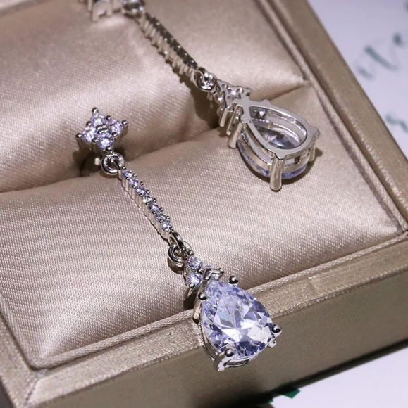 Exquisite .925 Sterling Silver CZ Dangling Earring - Picture 3 of 7